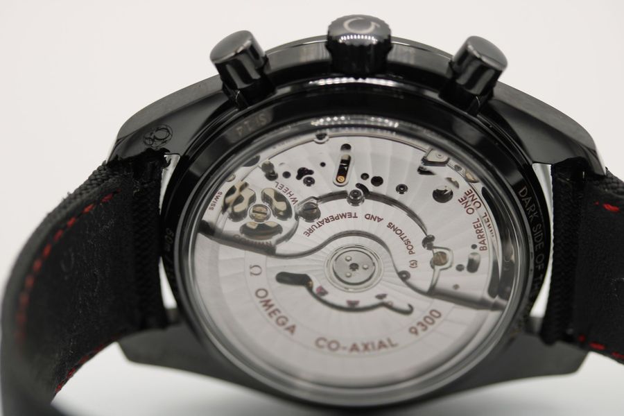 Omega Speedmaster Dark Side of the Moon 311.92.44.51.01.003